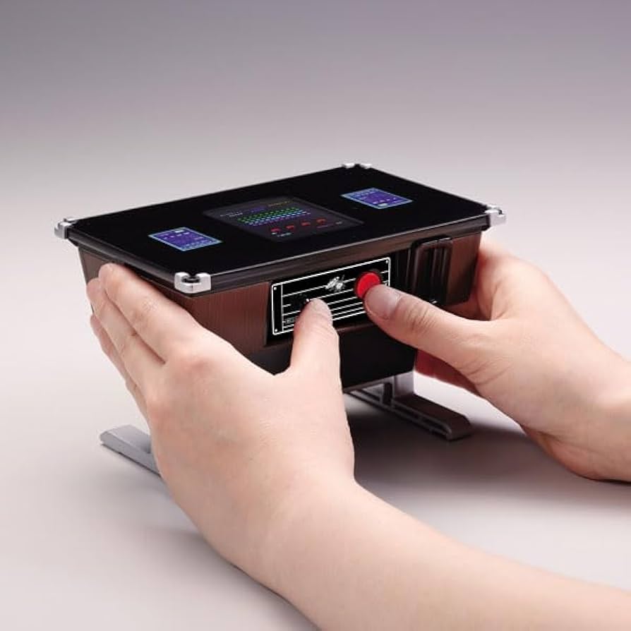 遊べる貯金箱 インベーダー テーブル筐体型 Amazon.co.jp: タカラトミーアーツ スペースインベーダー